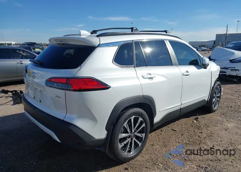 2024 Toyota Corolla Cross Xle z USA, uszkodzony, nr VIN 7MUDAAAG3RV085321